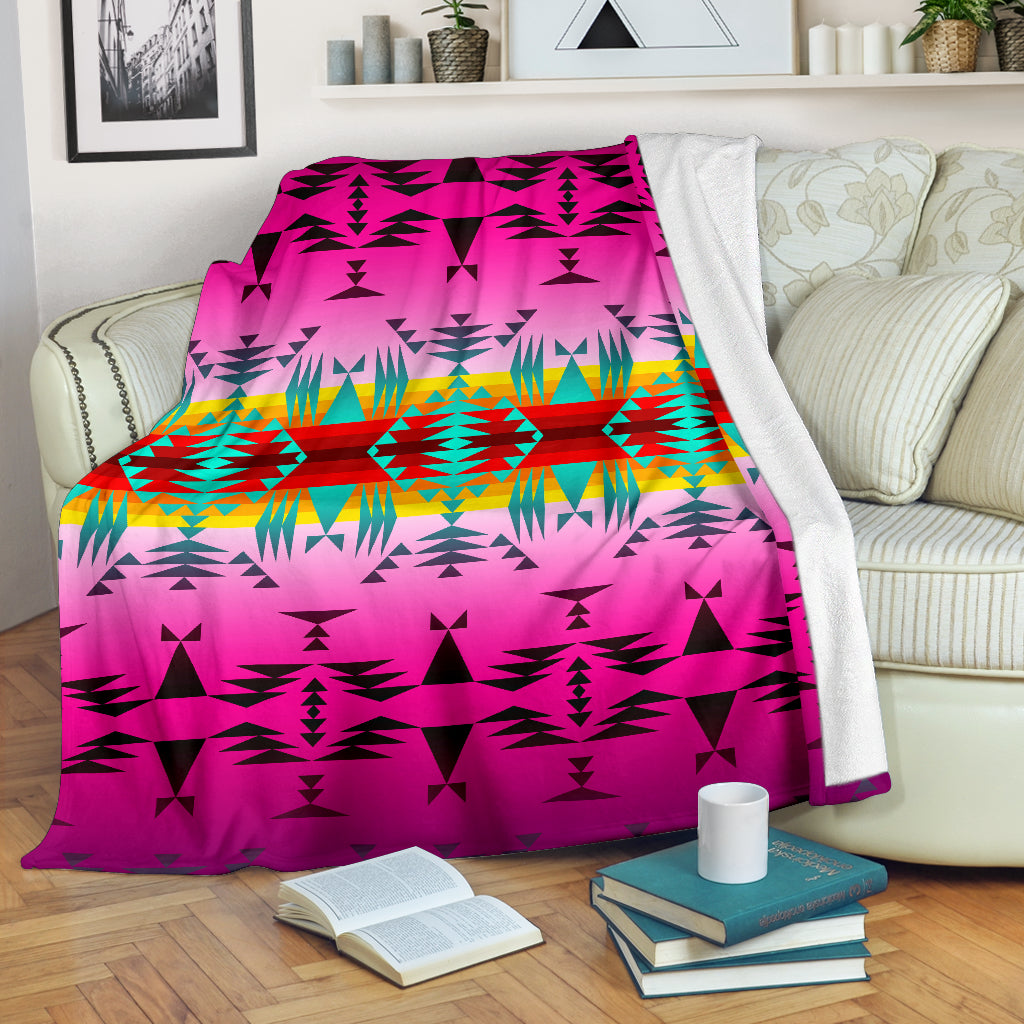Between the Cascade Mountains Blanket - Modern Style