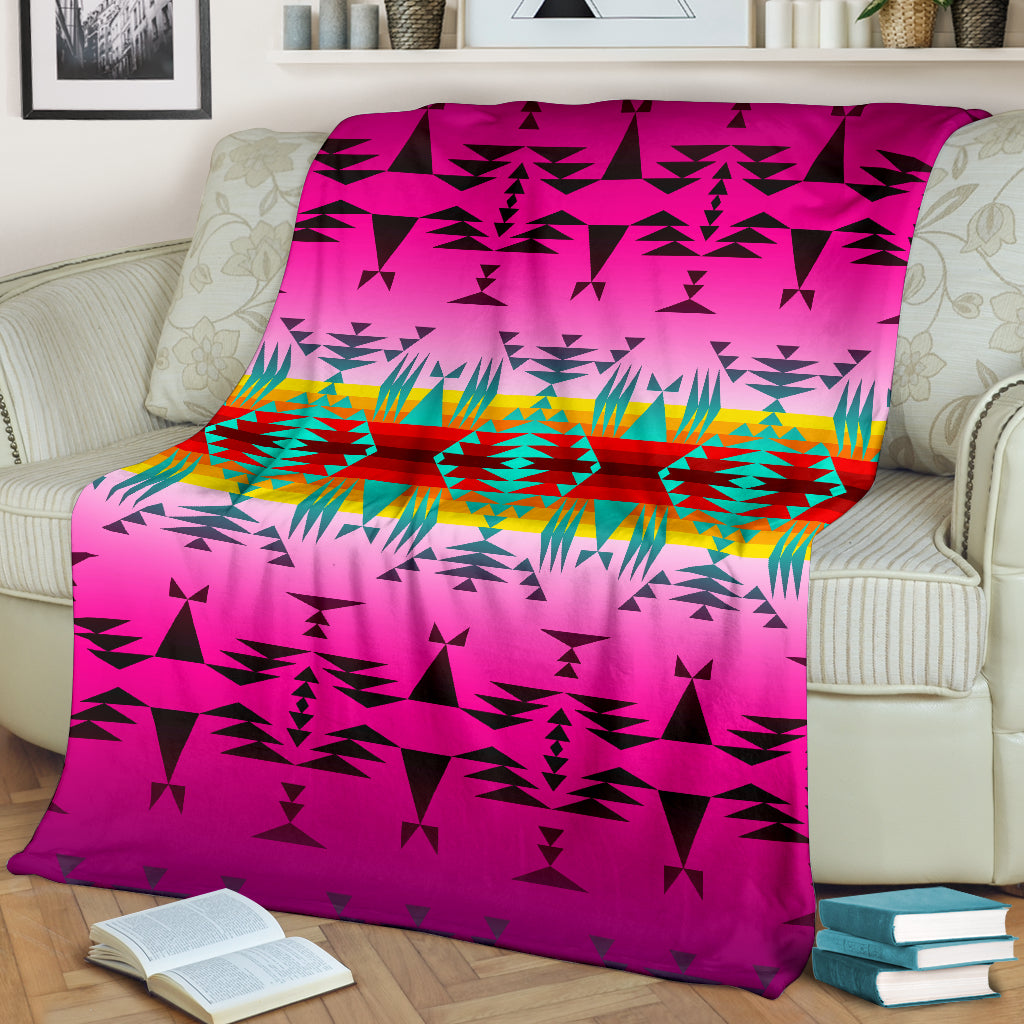 Between the Cascade Mountains Blanket - Modern Style