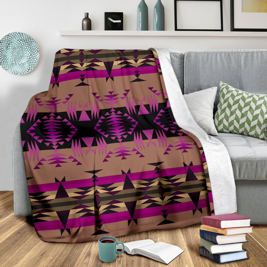Between the Mountains Berry Blanket - Modern Style