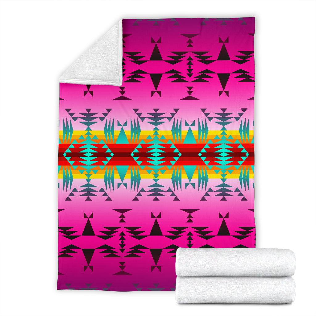 Between the Cascade Mountains Blanket - Modern Style