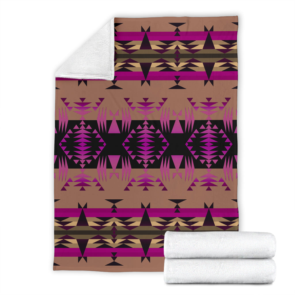Between the Mountains Berry Blanket - Modern Style